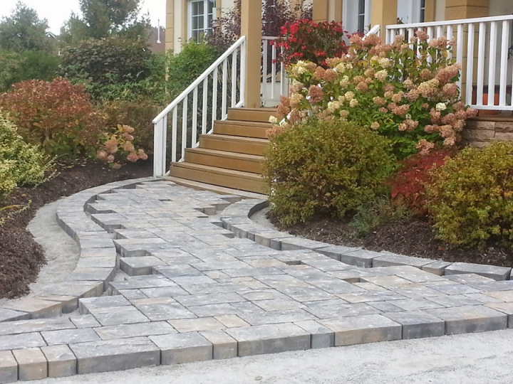 Installation de pavé uni, Val-des-Monts